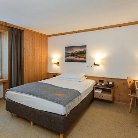 Edelweiss Swiss Quality Hotel Зильс-Мария Номер фото