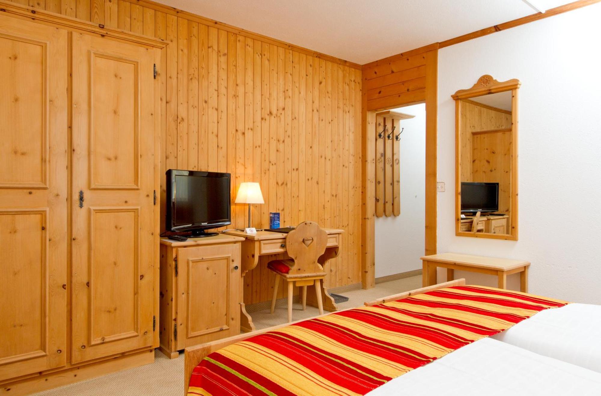 Edelweiss Swiss Quality Hotel Зильс-Мария Номер фото